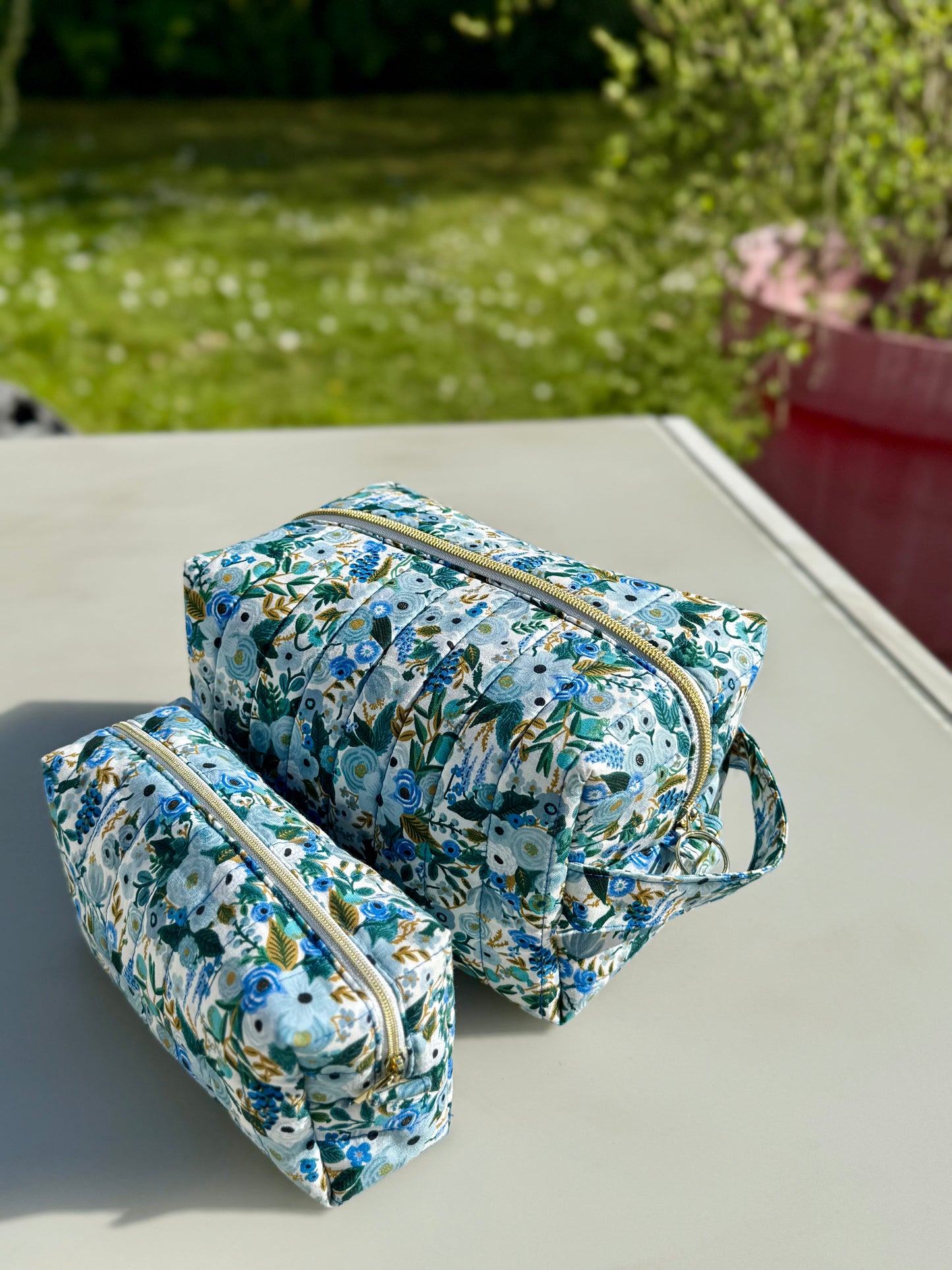 Trousse Maquillage Matelassée - Fleur Bleue