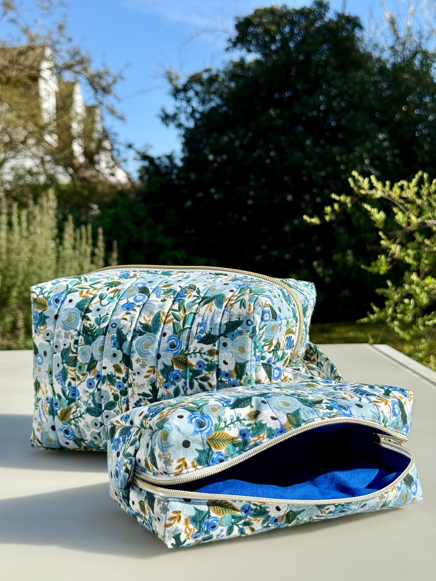Trousse Maquillage Matelassée - Fleur Bleue