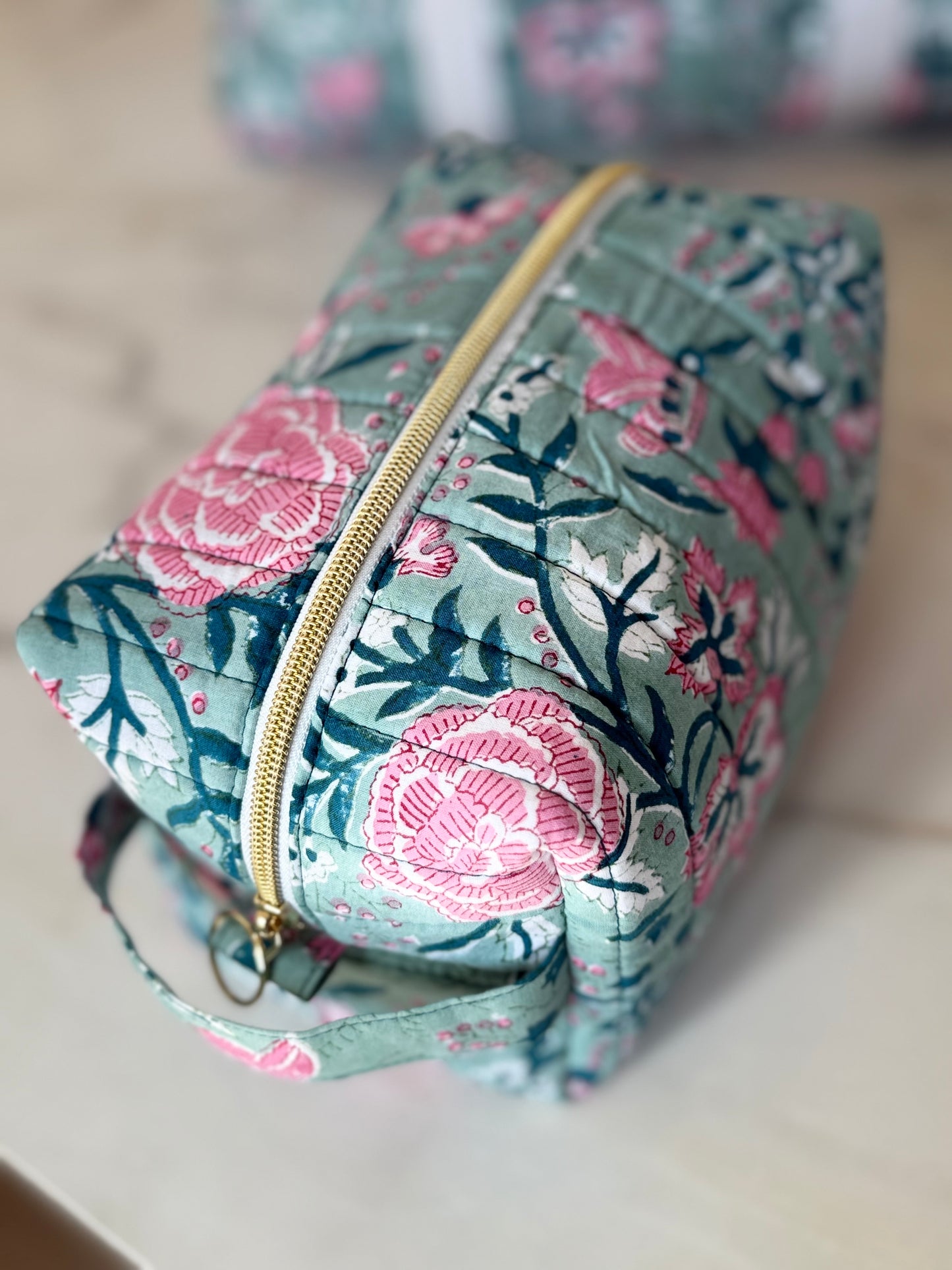 Trousse de toilette fleurie en coton blockprint – Fait main en France