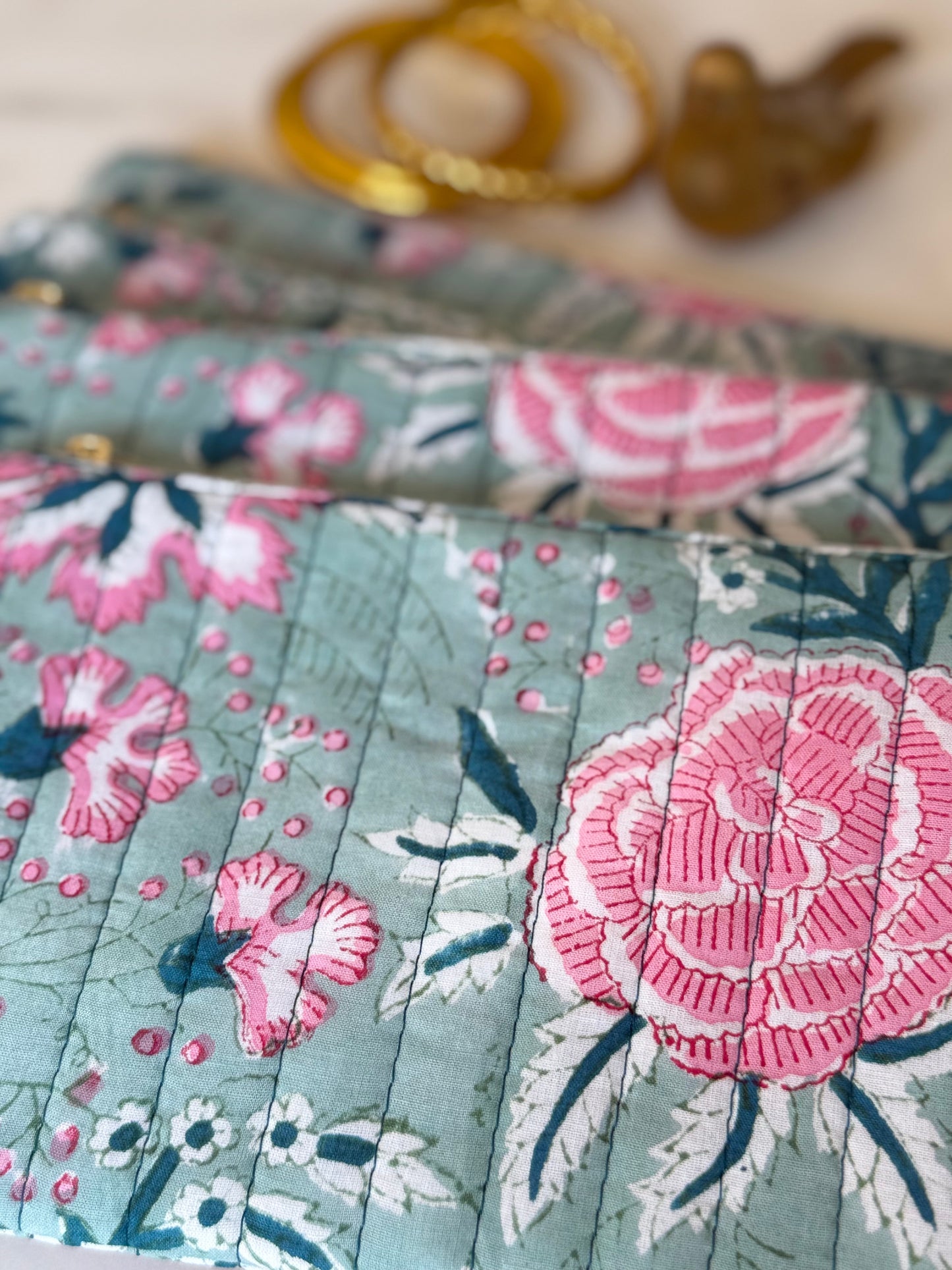 Pochette plate – Fait main en tissu blockprint, pratique & engagée