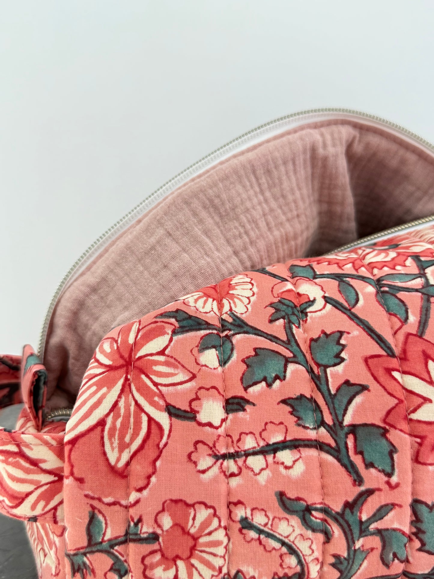 Trousse de toilette fleurie en coton blockprint – Toulouse - Fait main en France