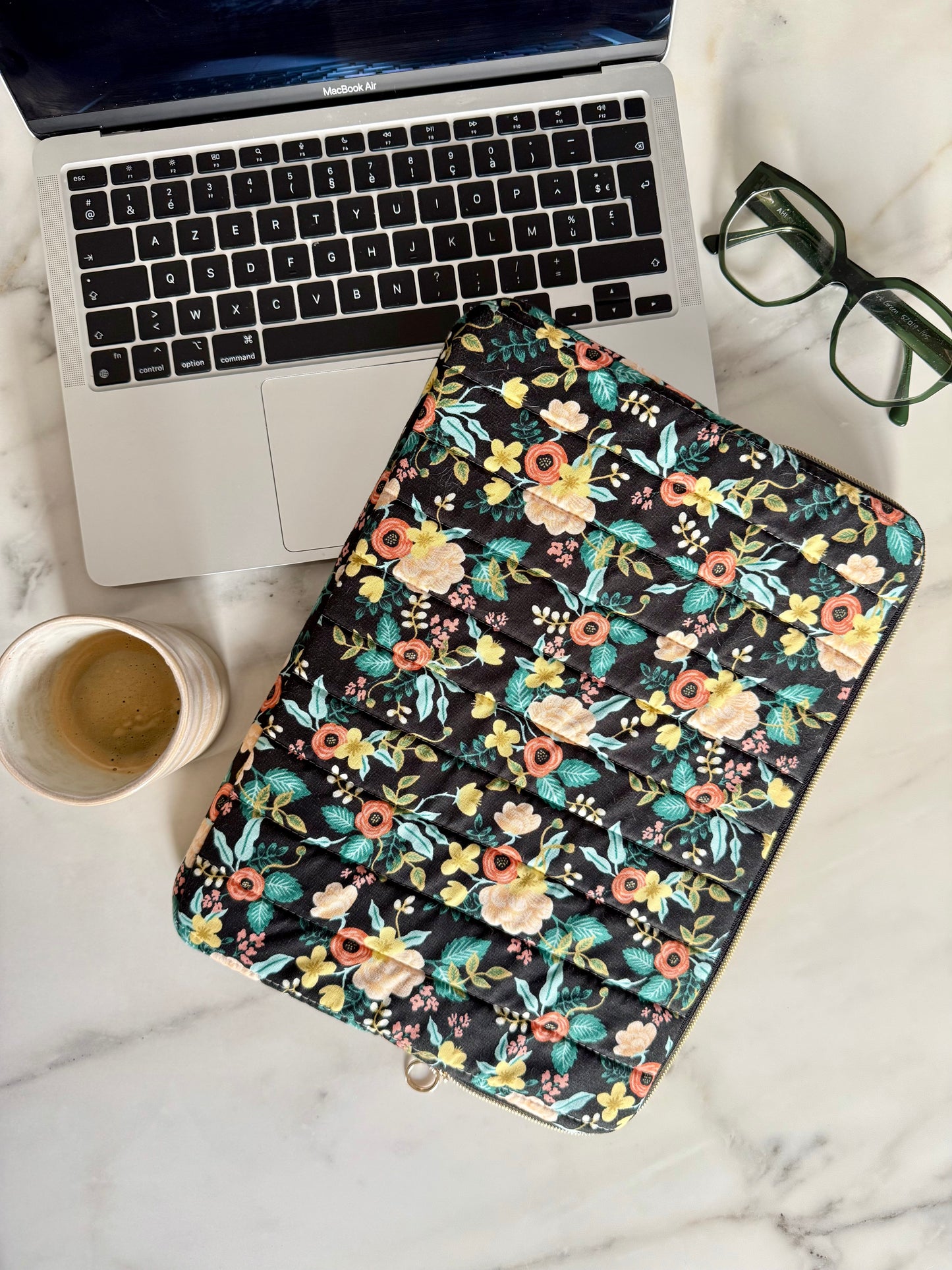 Housse ordinateur 13" - Roses noires