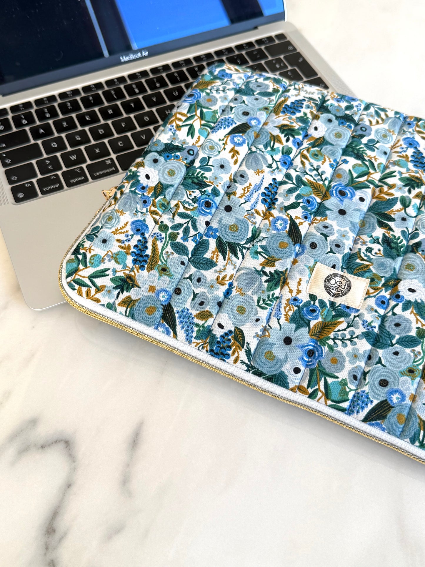 Housse ordinateur 13" - Fleur bleue